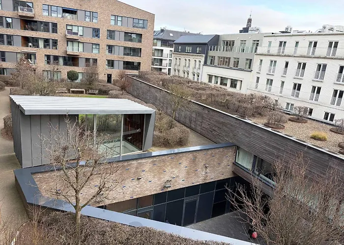 Beautiful In The Centre For 6 *